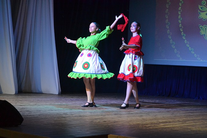 В клубе «Октябрь» ярко отметили День народного единства фото 10