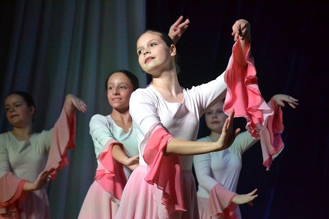 В клубе «Октябрь» ярко отметили День народного единства фото 11