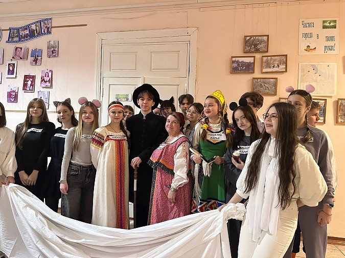 В гимназии им. А.Н. Островского прошла традиционная благотворительная ярмарка фото 4