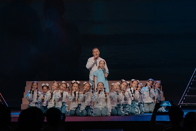 В Кинешме прошел юбилейный концерт детского коллектива «Верные друзья» фото 8