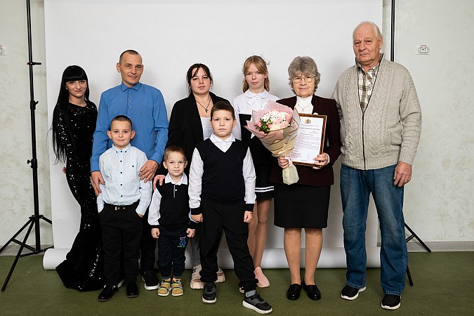 Многодетная мама из Кинешемского района Надежда Коваленкова удостоена региональной награды фото 9