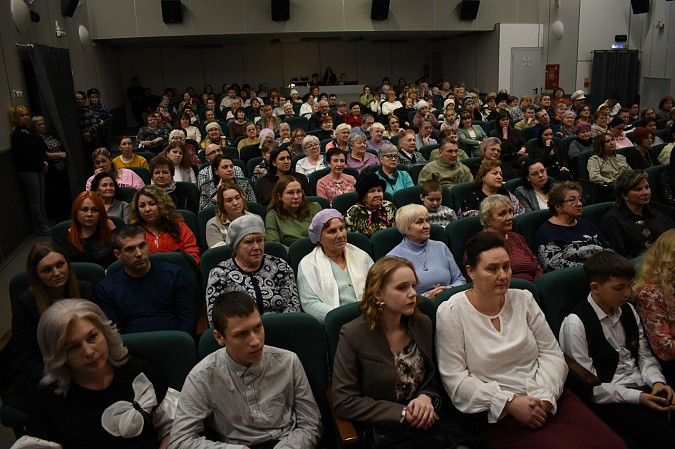 В Кинешме вручили премию «Талант материнства» фото 25