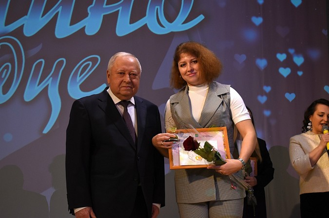 В Кинешме вручили премию «Талант материнства» фото 3