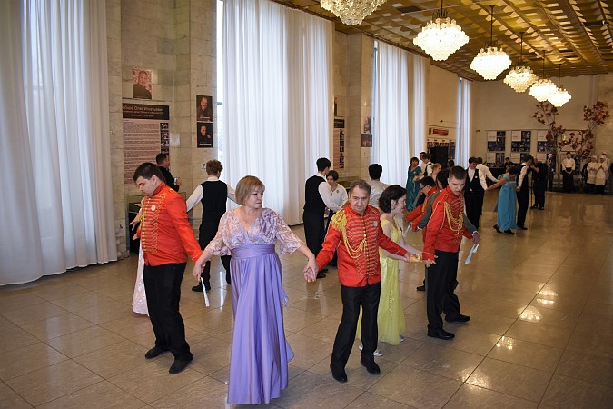 В Кинешме состоялся первый инклюзивный бал фото 4