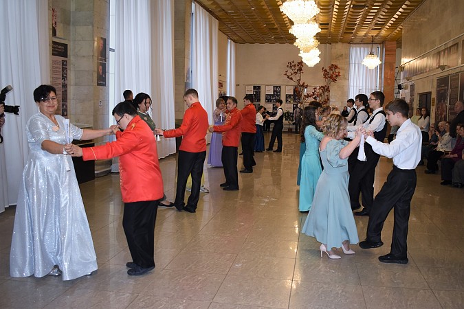 В Кинешме состоялся первый инклюзивный бал фото 8