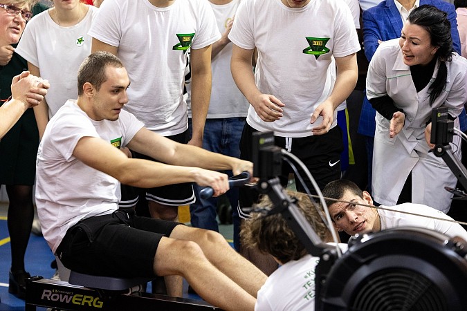 В Кинешме студенты техникумов-интернатов Минтруда России соревновались в гребле-индор фото 2