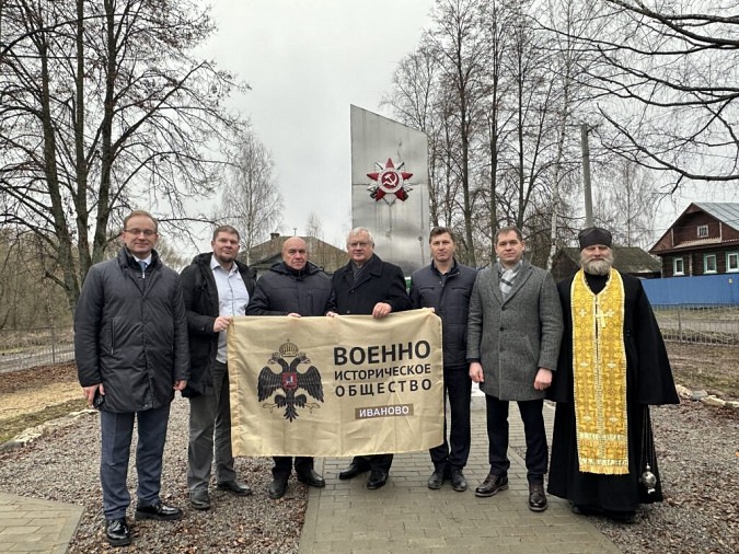 В селе Батманы торжественно открыли сквер «Аллея Славы» фото 3