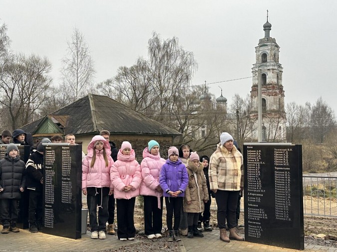 В селе Батманы торжественно открыли сквер «Аллея Славы» фото 4