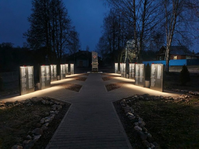 В селе Батманы торжественно открыли сквер «Аллея Славы» фото 2