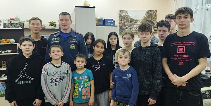 В Кинешемском детском доме прошла встреча с сотрудником МЧС фото 3