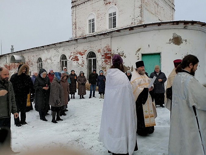 На территории бывшего кладбища храма Сретения Господня в Кинешме открыли мемориал фото 2