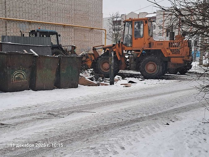 УГХ вывезло со свалок еще 3 тыс. кубометров веток и мусора фото 3