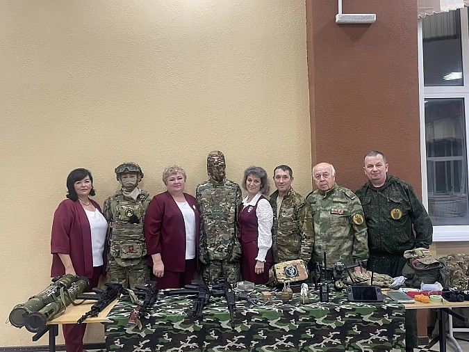 В школе №19 торжественно закрыли Год защитника Отечества фото 2