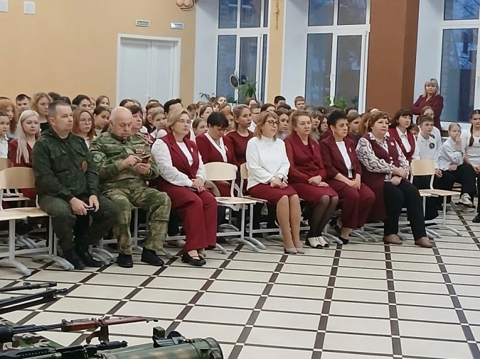 В школе №19 торжественно закрыли Год защитника Отечества фото 4