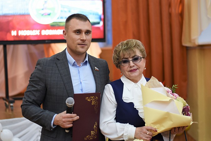 Школа №18 им. Маршала А.М. Василевского отметила золотой юбилей фото 27