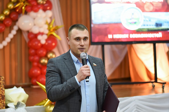 Школа №18 им. Маршала А.М. Василевского отметила золотой юбилей фото 25