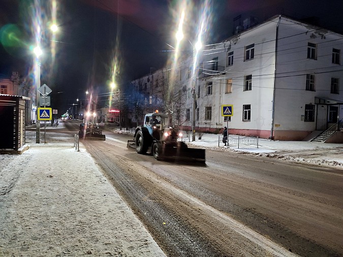 УГХ Кинешмы расчищает от снега дороги и тротуары фото 7