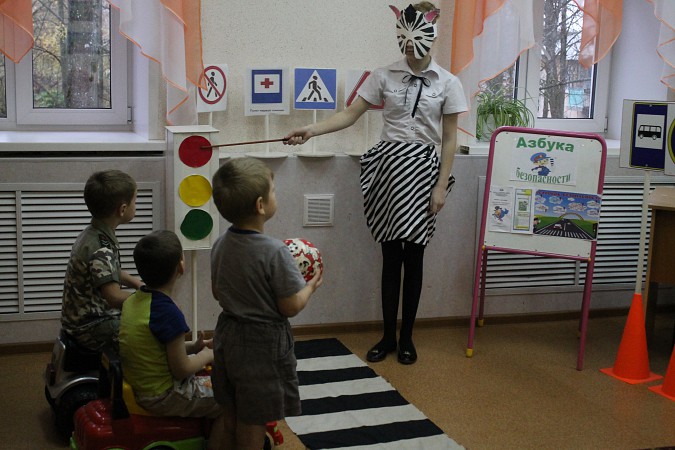 Дети изучают «Азбуку безопасности» фото 2