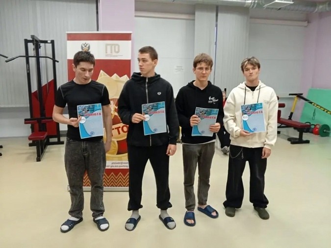 Студенты колледжей Кинешмы соревновались в плавании фото 2