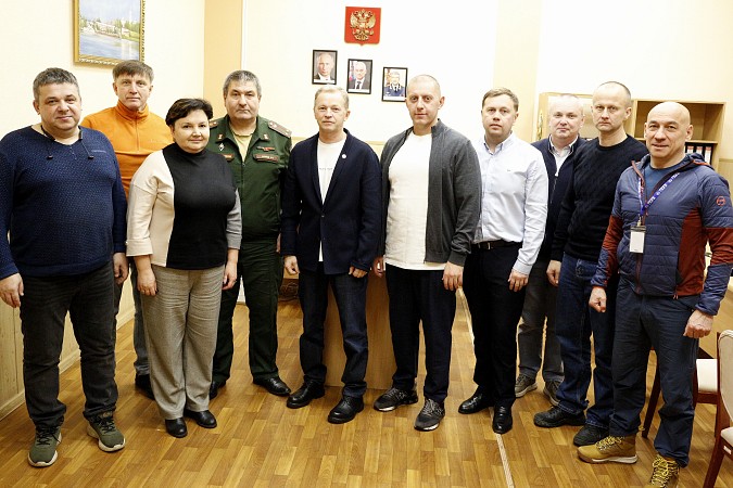В военкомате Кинешмы чествовали предпринимателей, помогающим десантникам в зоне СВО фото 11