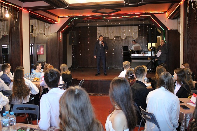 В Кинешемском районе чествовали лучших представителей молодежи фото 8