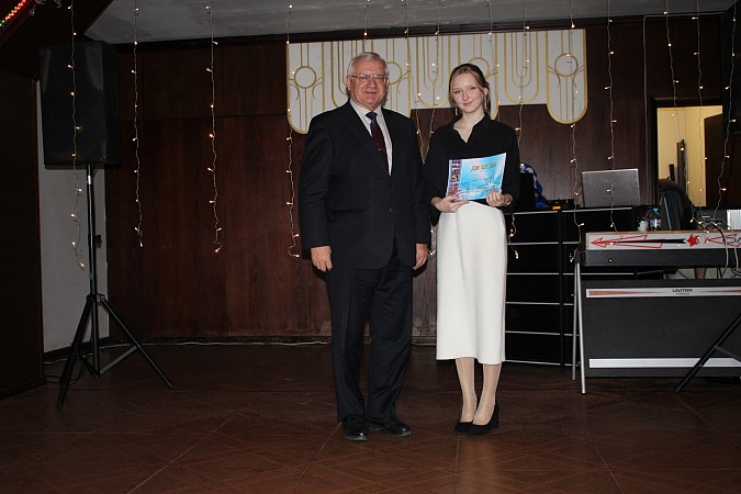 В Кинешемском районе чествовали лучших представителей молодежи фото 5