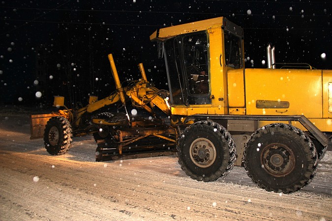 УГХ в усиленном режиме очищает улицы от снега фото 5