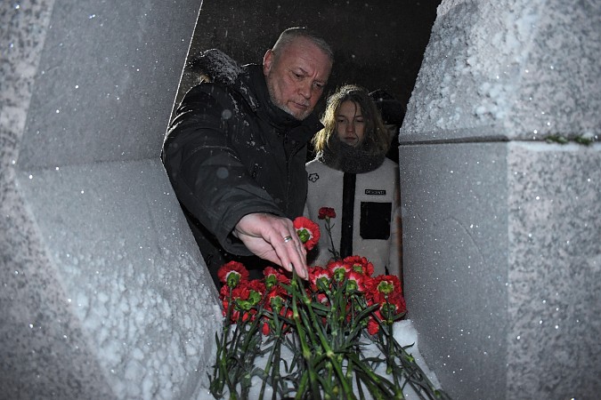 В Кинешме зажгли свечи в память о 46-й годовщине ввода советских войск в Афганистан фото 3