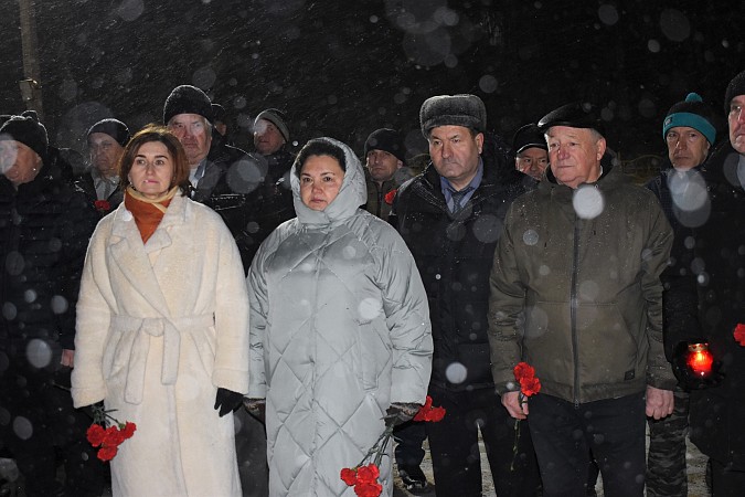 В Кинешме зажгли свечи в память о 46-й годовщине ввода советских войск в Афганистан фото 9