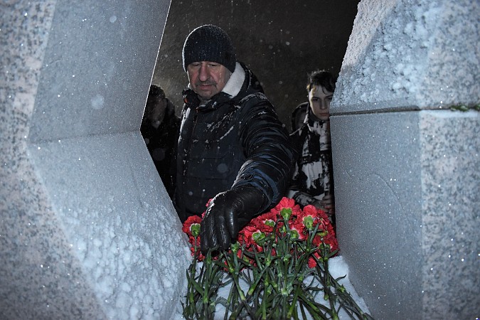В Кинешме зажгли свечи в память о 46-й годовщине ввода советских войск в Афганистан фото 5