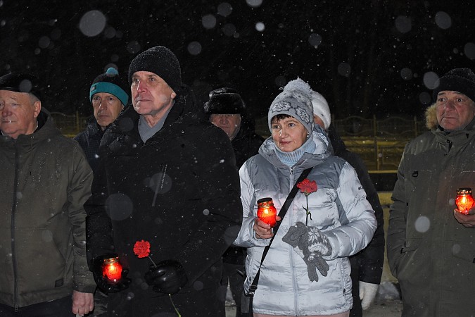 В Кинешме зажгли свечи в память о 46-й годовщине ввода советских войск в Афганистан фото 4