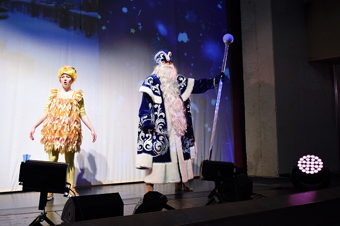 Ёлка главы Кинешмы собрала почти 600 ребят фото 8