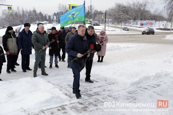 В Кинешме почтили память генерала Василия Маргелова фото 7
