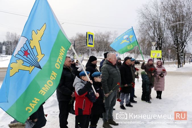 В Кинешме почтили память генерала Василия Маргелова фото 4