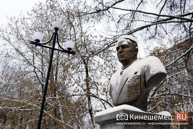 В Кинешме почтили память генерала Василия Маргелова фото 6