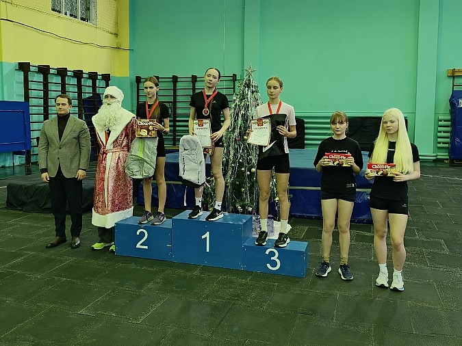 Кинешемские легкоатлеты поборолись за призы Деда Мороза фото 4