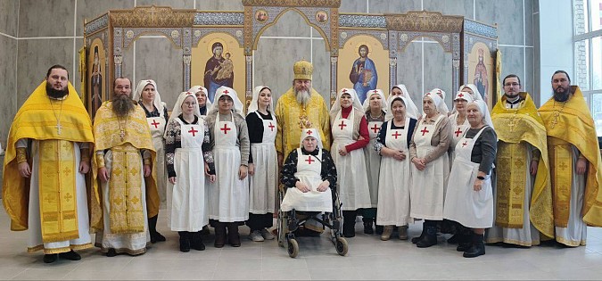 В храме Кинешемской ЦРБ состоялось архиерейское служение фото 4