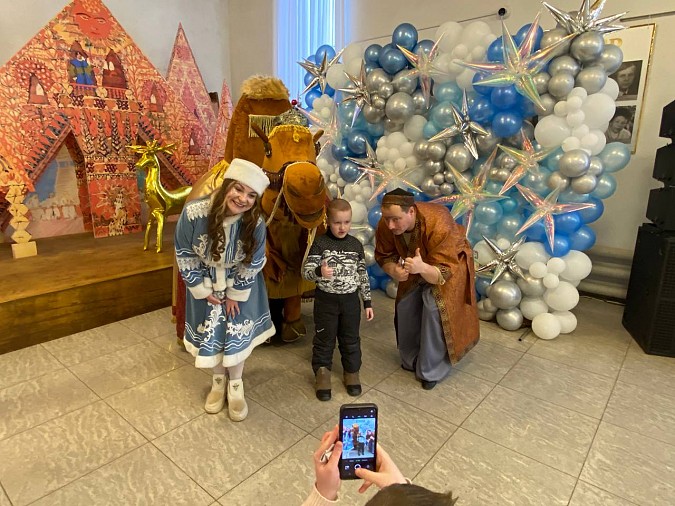 В Кинешемском театре состоялась традиционная благотворительная елка фото 18