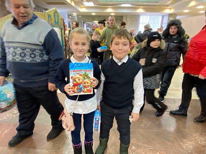 В Кинешемском театре состоялась традиционная благотворительная елка фото 16