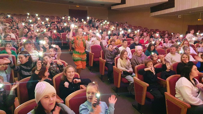 В Кинешемском театре состоялась традиционная благотворительная елка фото 6
