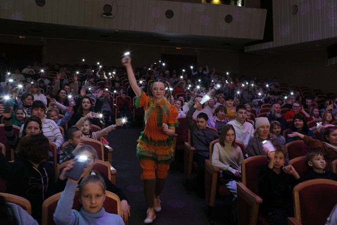 В Кинешемском театре состоялась традиционная благотворительная елка фото 2