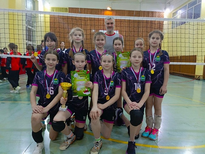 Волейболистки «Арены» выиграли турнир «Новогодний серпантин» фото 2