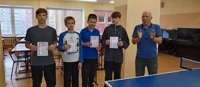 В Кинешме прошёл новогодний турнир по настольному теннису фото 4