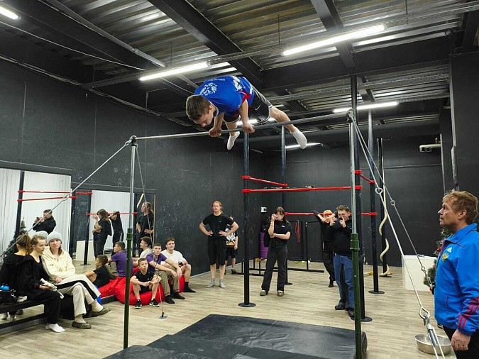 В Кинешме прошел 4-й этап первенства города по воркауту фото 6