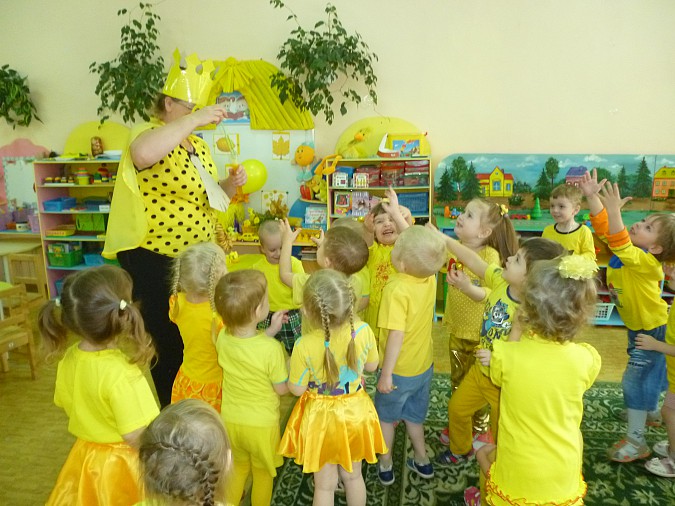 Весёлый и тёплый праздник жёлтого цвета фото 14