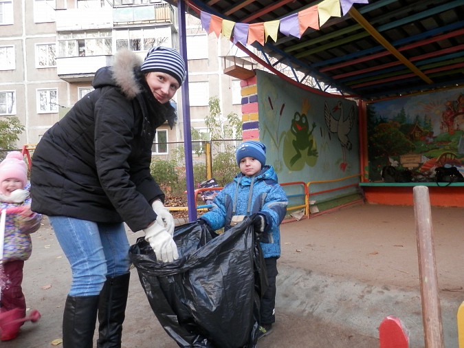 Прошла акция «Чистая детская площадка» фото 6