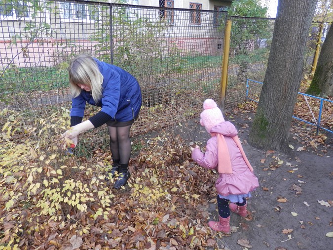 Прошла акция «Чистая детская площадка» фото 3