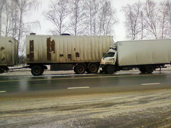 В Ивановской области столкнулись два грузовика фото 4