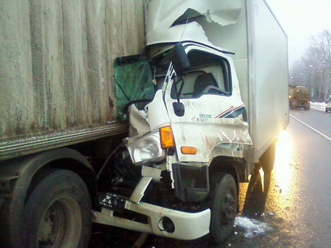 В Ивановской области столкнулись два грузовика фото 3