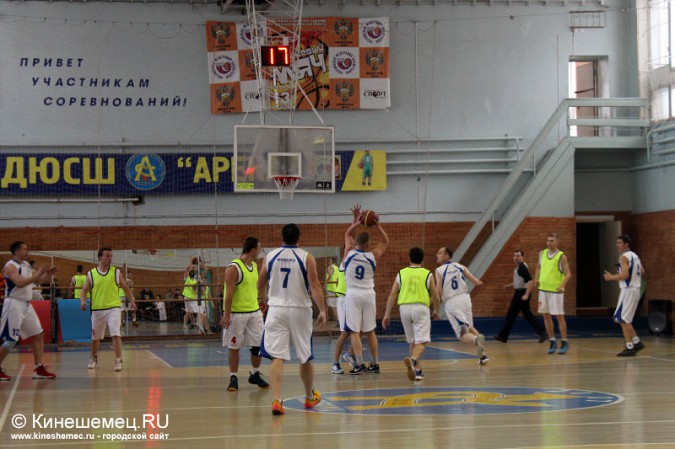 Баскетбольный турнир среди мужчин прошёл в минувшие выходные фото 17